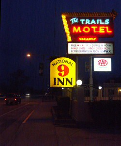 ANKLICKEN: The Trails Motel