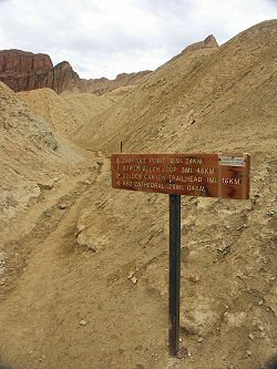 ANKLICKEN: Schild im Gold Canyon