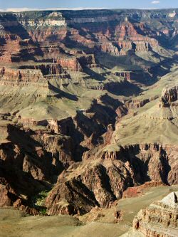 ANKLICKEN: Ergreifender Blick in den Canyon