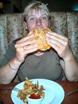 Anita mit Burger